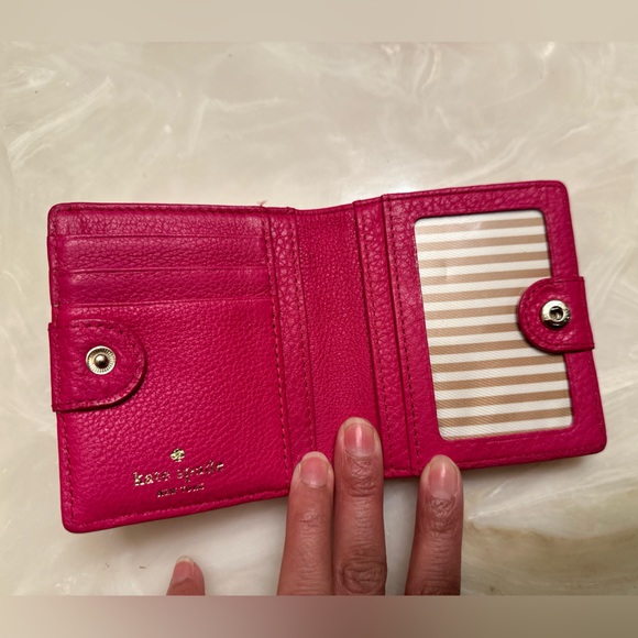 Kate Spade ♠️ Wallet - Picture 4 of 8